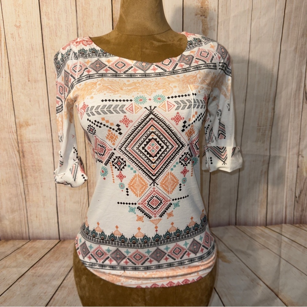 DNA Couture White and Orange Aztec knit top, short roll sleeve, Sz M​​